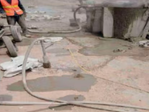 灵丘水泥混凝土路面板底注浆技术 路面脱空注浆整治方案